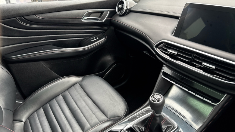 MG Hs 1.5 T-GDI Exclusive 5dr Petrol Hatchback